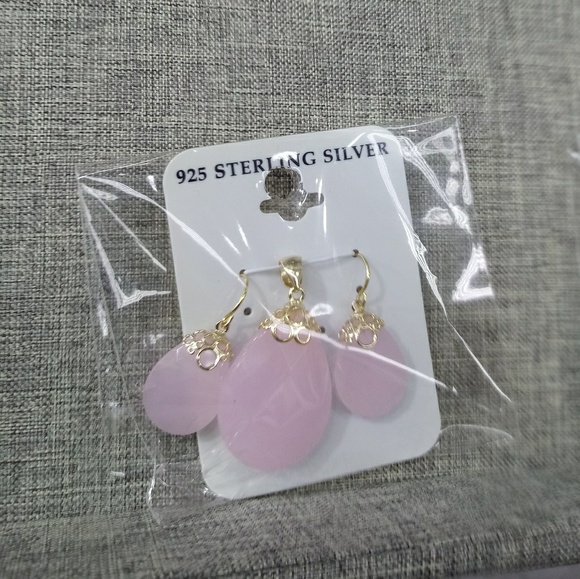 Jewelry - Picture 1 of 1